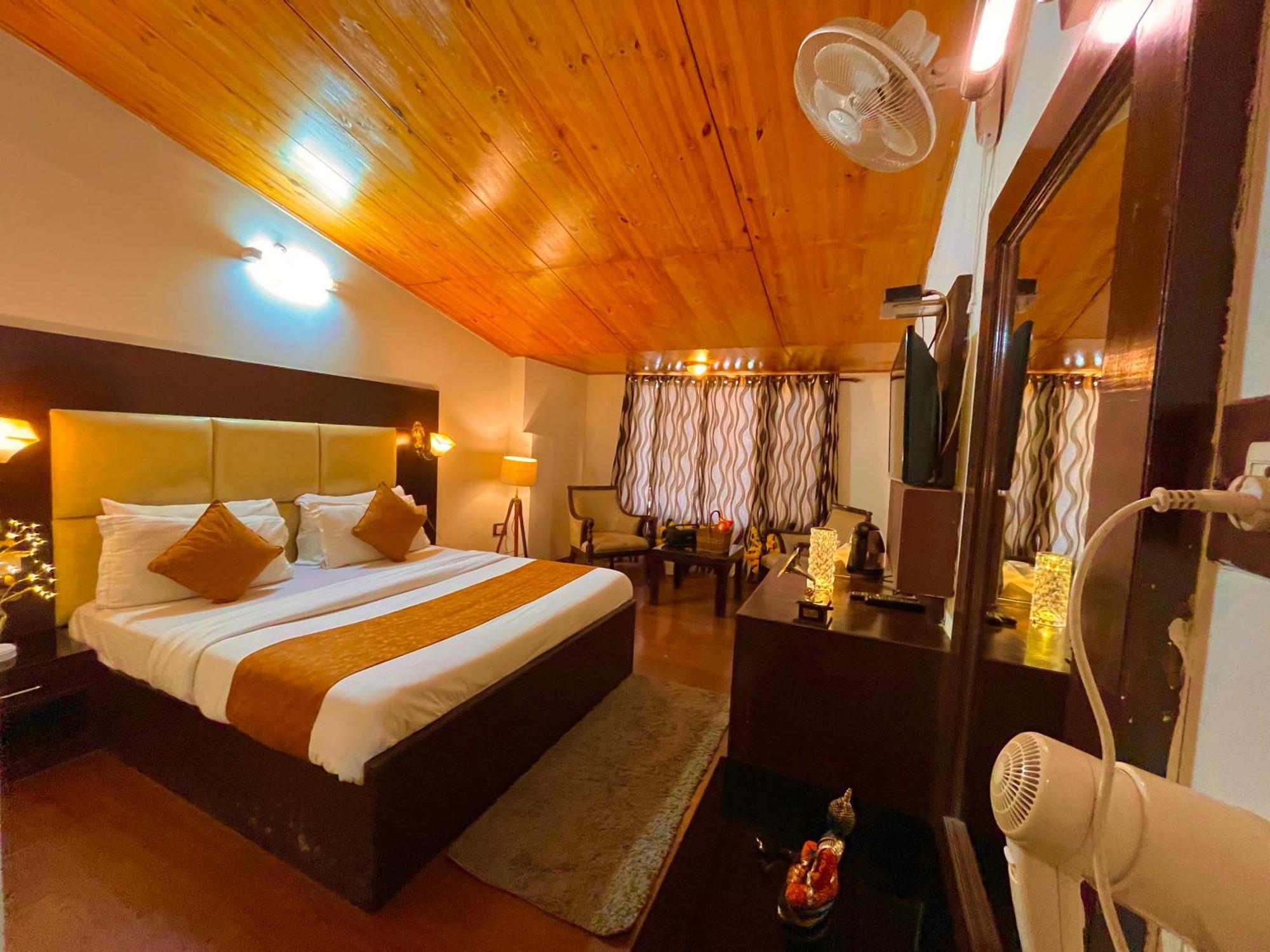 Hotel The North Wind In City Center, Manali Kültér fotó